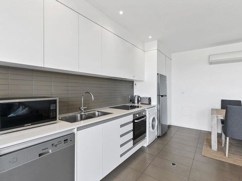 WATERFRONT SEVEN - In The Heart Of Lorne - Holiday Byron Bay 1