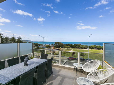 WATERFRONT THREE- In The Heart Of Lorne - Holiday Byron Bay 0