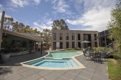 The Dingley Hotel - Holiday Byron Bay 25