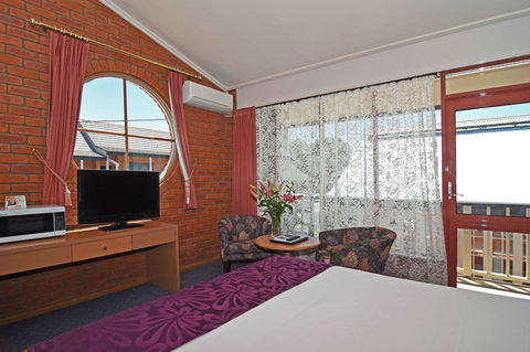 Main Lead Ballarat Motel - Holiday Byron Bay 9