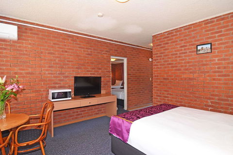 Main Lead Ballarat Motel - Holiday Byron Bay 11