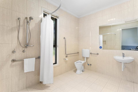 Quality Hotel Point Cook - Holiday Byron Bay 1