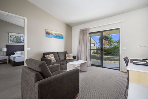 Quality Hotel Point Cook - Holiday Byron Bay 6