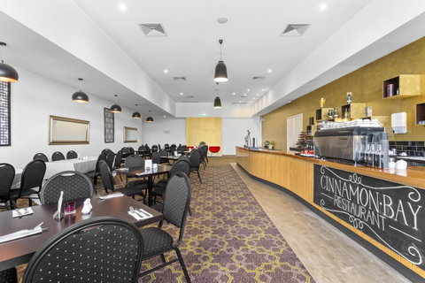 Quality Hotel Point Cook - Holiday Byron Bay 17