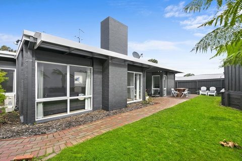 Mysa Anglesea Sleeps 7 WiFi SmartTV Cafes Shops - Holiday Byron Bay 5