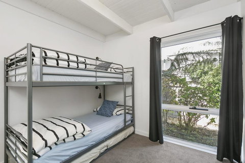 Mysa Anglesea Sleeps 7 WiFi SmartTV Cafes Shops - Holiday Byron Bay 10