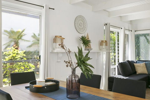 Mysa Anglesea Sleeps 7 WiFi SmartTV Cafes Shops - Holiday Byron Bay 1