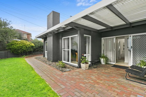 Mysa Anglesea Sleeps 7 WiFi SmartTV Cafes Shops - Holiday Byron Bay 7