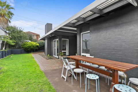 Mysa Anglesea Sleeps 7 WiFi SmartTV Cafes Shops - Holiday Byron Bay 13