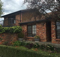 Bricks and Roses - Holiday Byron Bay