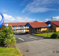 Blue Whale Motor Inn  Apartments