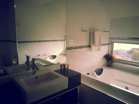 104 On Merri Apartments - Holiday Byron Bay 25