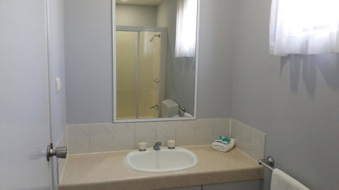 Alex Beach Cabins And Tourist Park - Holiday Byron Bay 2
