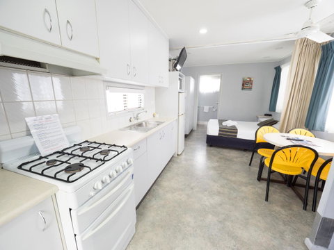 Alex Beach Cabins And Tourist Park - Holiday Byron Bay 29