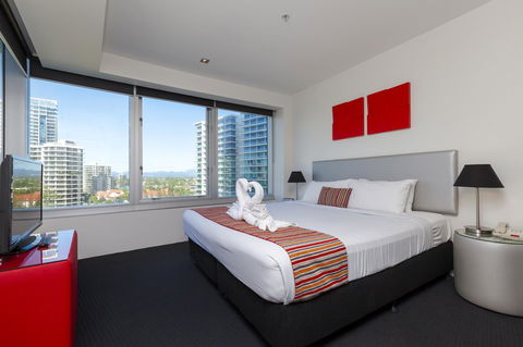 Q1 Resort & Spa - Official - Holiday Byron Bay 9