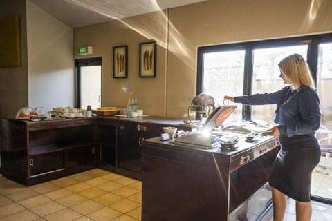 Emerald Maraboon Motor Inn - Holiday Byron Bay 19