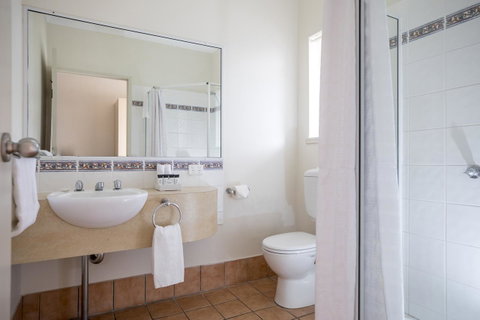 Emerald Maraboon Motor Inn - Holiday Byron Bay 39