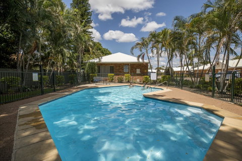 Emerald Maraboon Motor Inn - Holiday Byron Bay 10