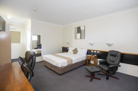 Emerald Maraboon Motor Inn - Holiday Byron Bay 33