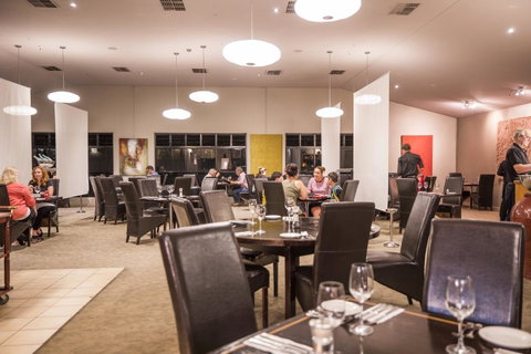 Emerald Maraboon Motor Inn - Holiday Byron Bay 14