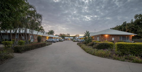 Emerald Maraboon Motor Inn - Holiday Byron Bay 8