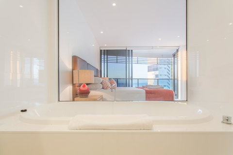 Oracle Resort Broadbeach - Gclr - Holiday Byron Bay 11