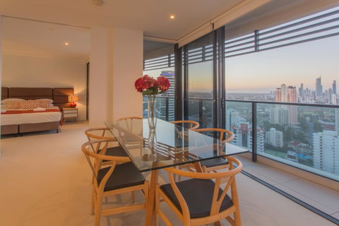 Oracle Resort Broadbeach - Gclr - Holiday Byron Bay 10
