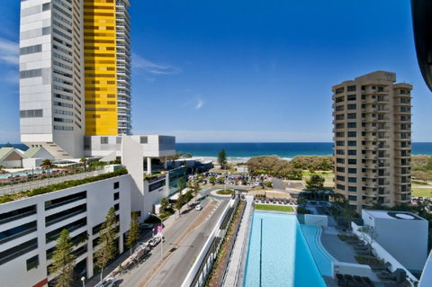 Oracle Resort Broadbeach - Gclr - Holiday Byron Bay 8