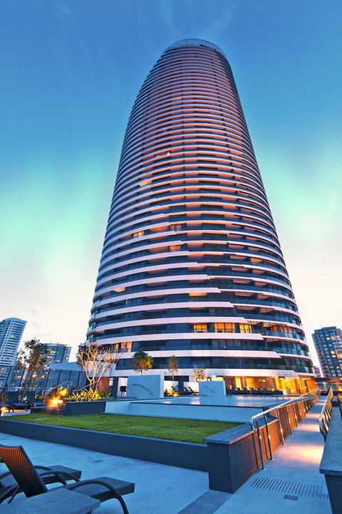 Oracle Resort Broadbeach - Gclr - Holiday Byron Bay 0