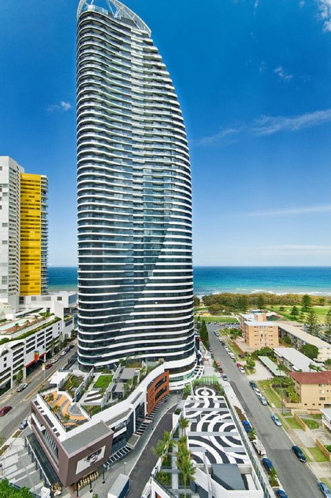 Oracle Resort Broadbeach - Gclr - Holiday Byron Bay 9