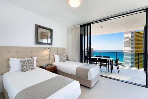 Oracle Resort Broadbeach - Gclr - Holiday Byron Bay 3