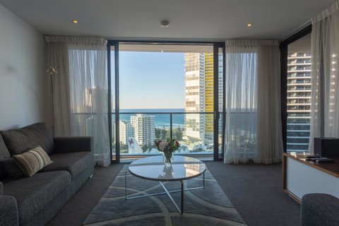 Oracle Resort Broadbeach - Gclr - Holiday Byron Bay 40