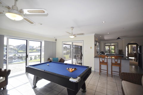 Bribie Island Canal Holiday Destination! - Holiday Byron Bay 20