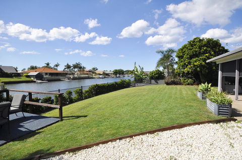 Bribie Island Canal Holiday Destination! - Holiday Byron Bay 13