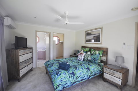 Bribie Island Canal Holiday Destination! - Holiday Byron Bay 9