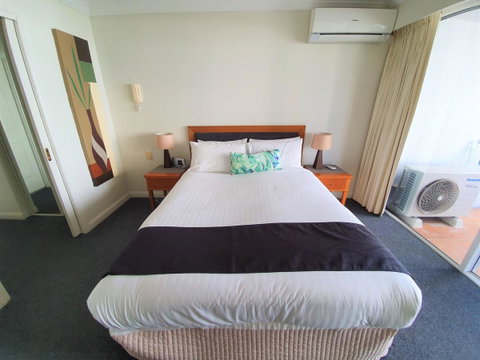Broadbeach Holiday Apartments - Holiday Byron Bay 28
