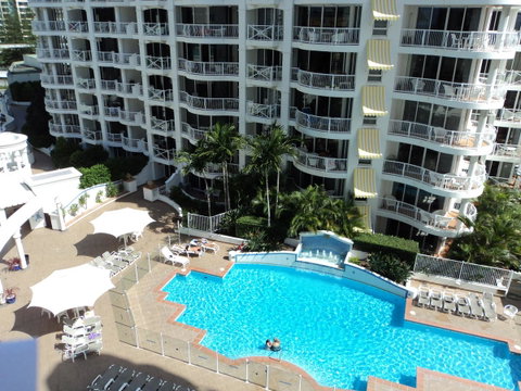 Broadbeach Holiday Apartments - Holiday Byron Bay 1