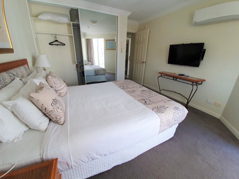 Broadbeach Holiday Apartments - Holiday Byron Bay 13