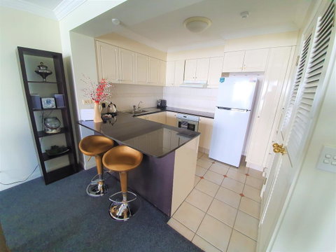 Broadbeach Holiday Apartments - Holiday Byron Bay 29