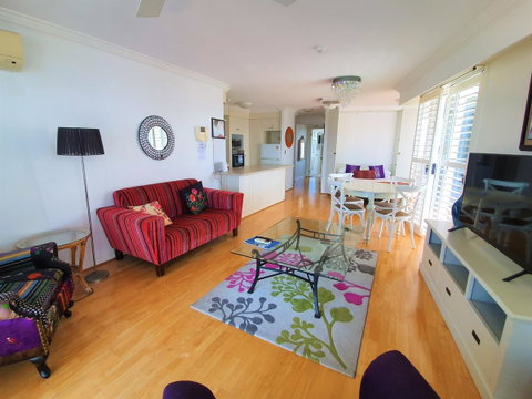 Broadbeach Holiday Apartments - Holiday Byron Bay 22