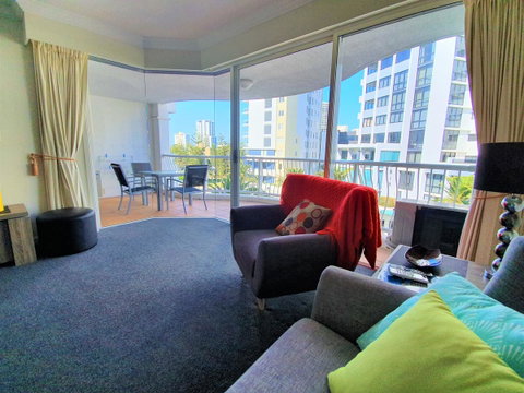 Broadbeach Holiday Apartments - Holiday Byron Bay 3
