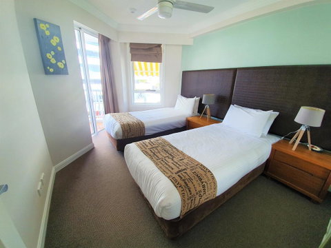 Broadbeach Holiday Apartments - Holiday Byron Bay 7