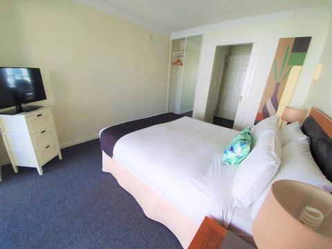Broadbeach Holiday Apartments - Holiday Byron Bay 27