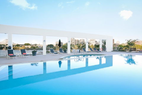 Stamford Plaza Brisbane - Holiday Byron Bay 1
