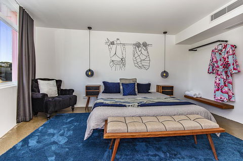 The Pink Hotel Coolangatta - Holiday Byron Bay 10