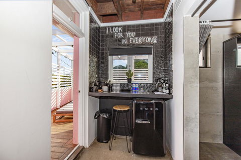 The Pink Hotel Coolangatta - Holiday Byron Bay 32
