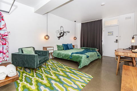 The Pink Hotel Coolangatta - Holiday Byron Bay 28