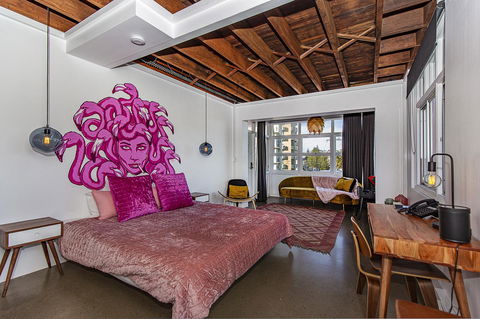 The Pink Hotel Coolangatta - Holiday Byron Bay 33