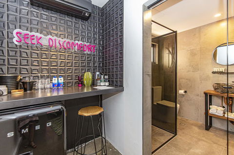 The Pink Hotel Coolangatta - Holiday Byron Bay 26