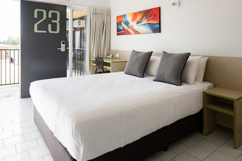 Nightcap At Emerald Star Hotel - Holiday Byron Bay 37